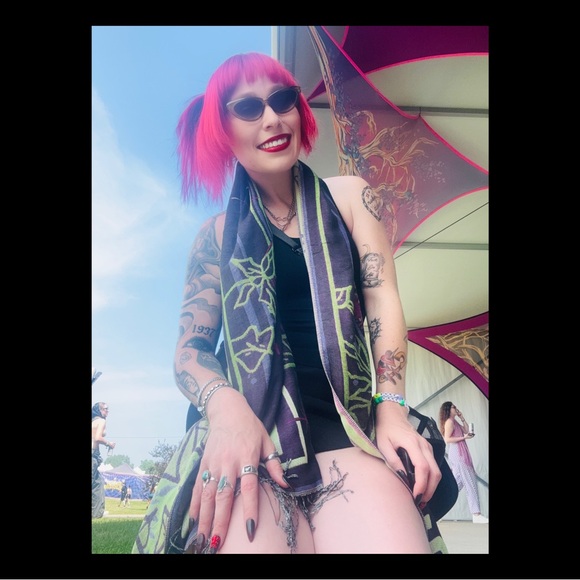 Meet your Posher, J - Picture 5 of 16